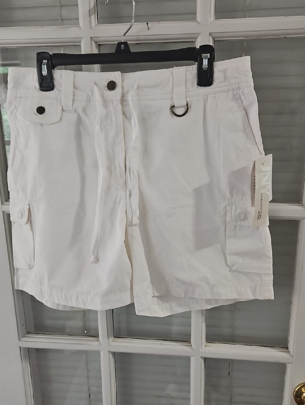 NWT Jones New York White Cargo  Shorts. Sz 12